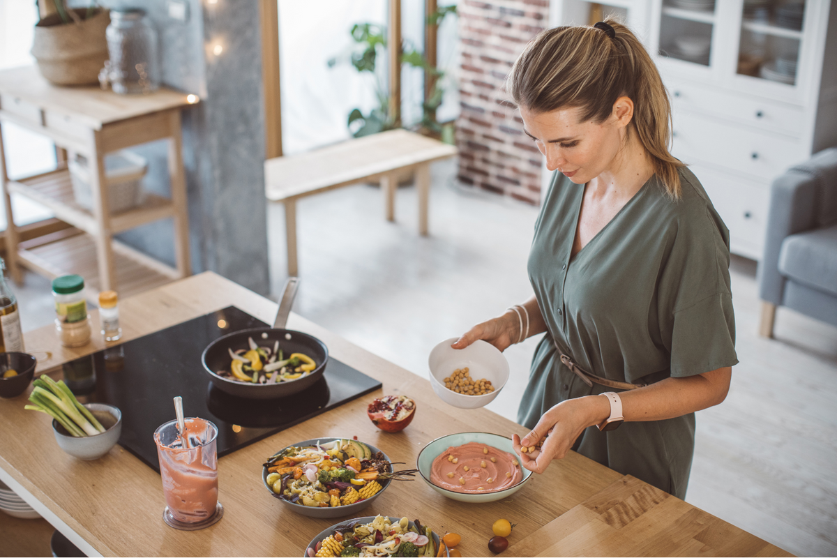 Mindful Eating: Elevating Your Relationship with Food for Health and Happiness